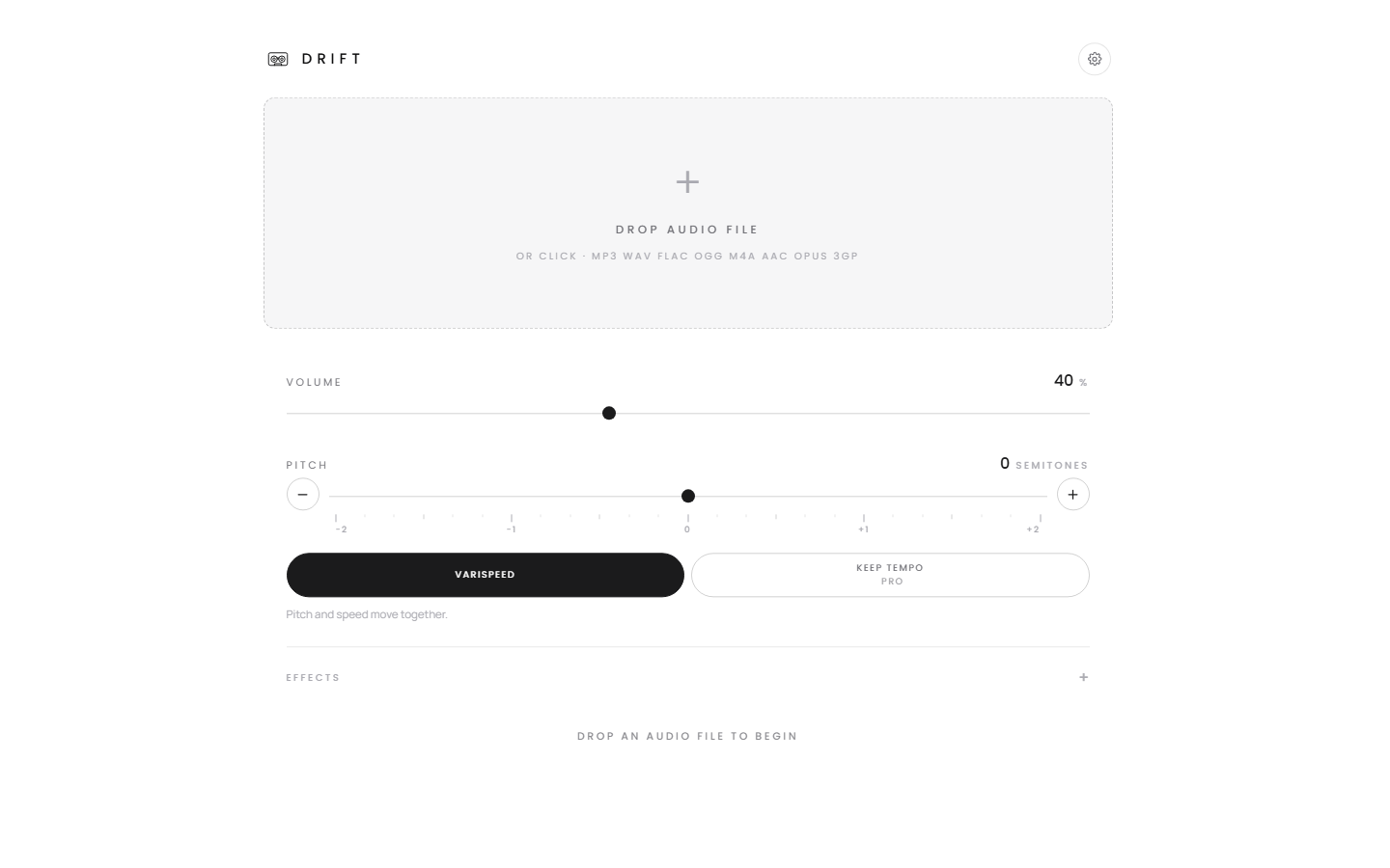Интерфейс DRIFT: поле для файла, громкость, высота в полутонах, два режима и свёрнутые эффекты